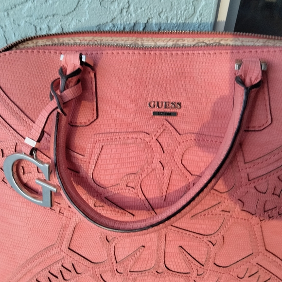 Guess - Picture 12 of 16